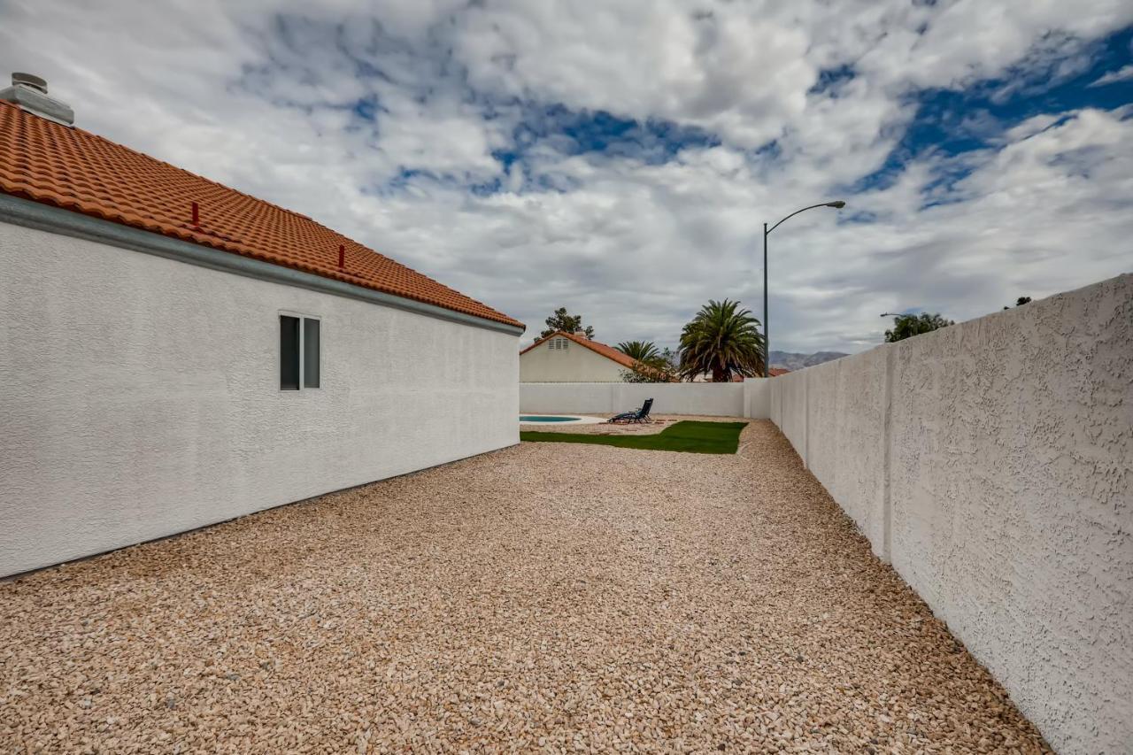 Luxurious House With A Pool, Spa, And Patio, Sleeps 6 Comfortably Hébergement de vacances Las Vegas